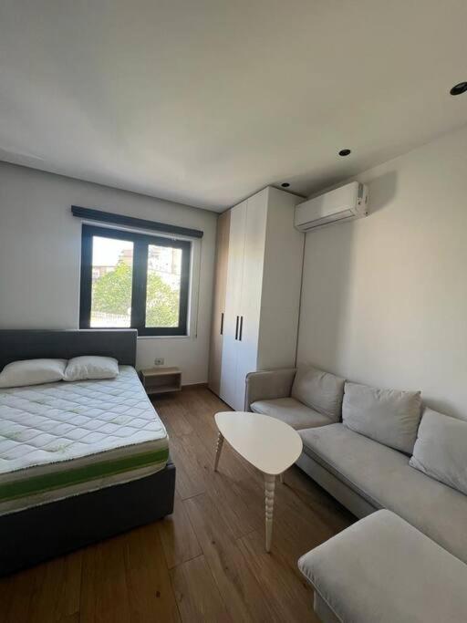 Central Studio Tirana Extérieur photo
